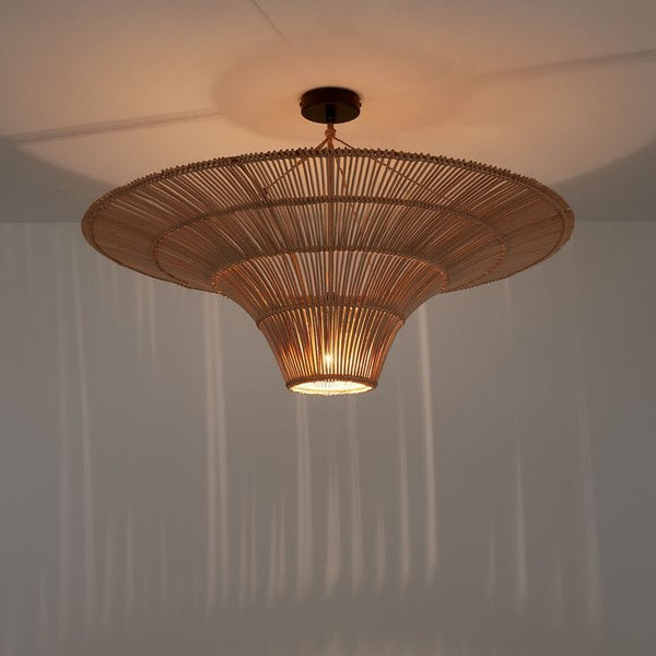 نجفة بامبو طبيعي ضخمة بتصميم فاخر يلفت الأنظار