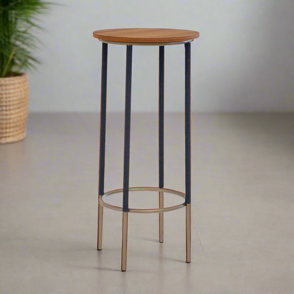 طاولة بن خشب زان أحمر للديكور الخارجي – تصميم عصري ومتين مع هيكل معدني مقاوم للعوامل الجوية | OS-WD-042