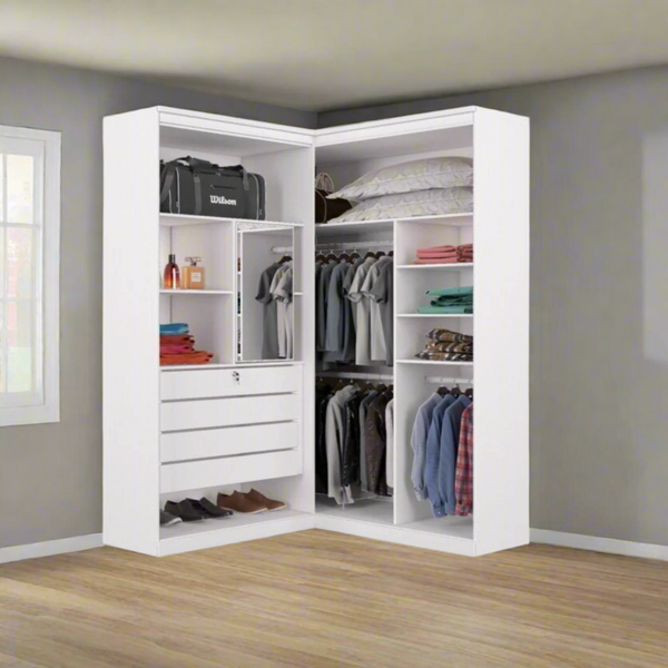 دريسنج عصري واسع لتخزين الملابس والإكسسوارات