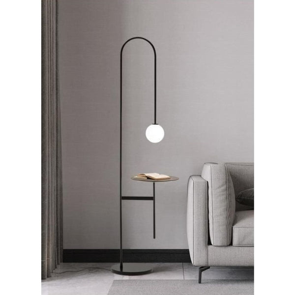 اباجورة أرضية معدنية بقاعدة خشبية – تصميم مودرن أنيق