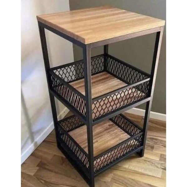 ترابيزة جانبية معدنية بسطح خشبي – تصميم عصري أنيق