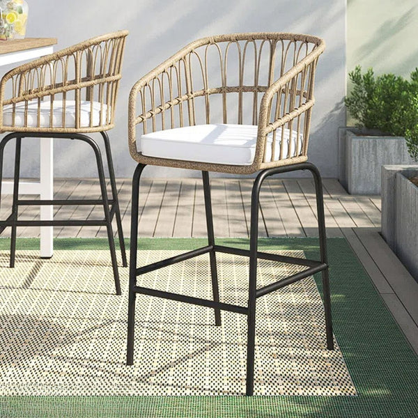 كرسي بار رتان فاخر - هيكل حديد ضد الصدأ - بيج أو حسب الطلب